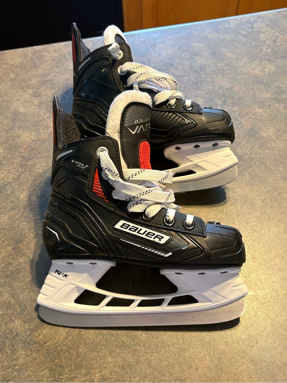 Youth Bauer Volt 2.0 Hockey Skates